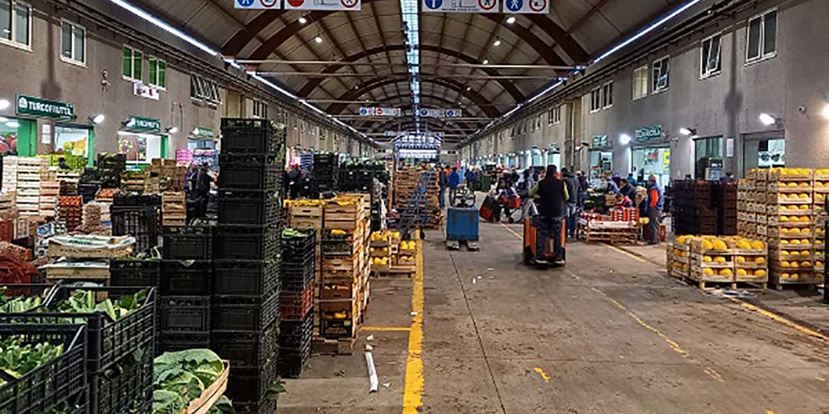 Il Centro Agroalimentare di Volla a rischio chiusura